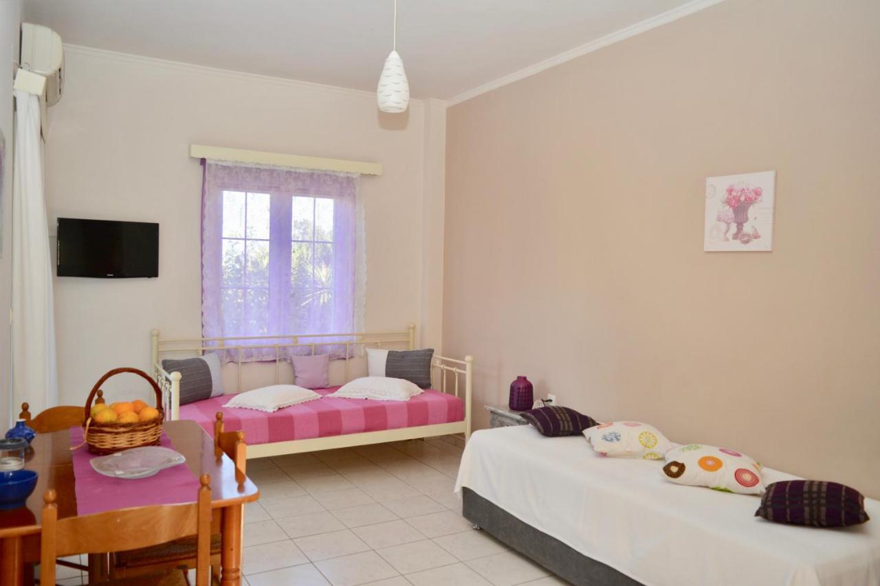 Troumpas Family Rooms & Apartments Λεωνίδιο Εξωτερικό φωτογραφία