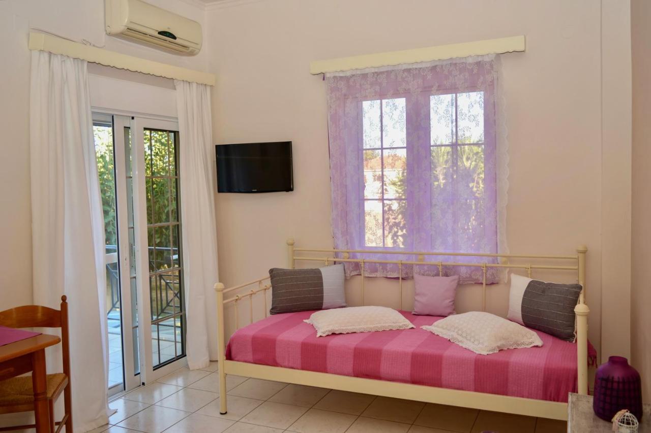 Troumpas Family Rooms & Apartments Λεωνίδιο Εξωτερικό φωτογραφία