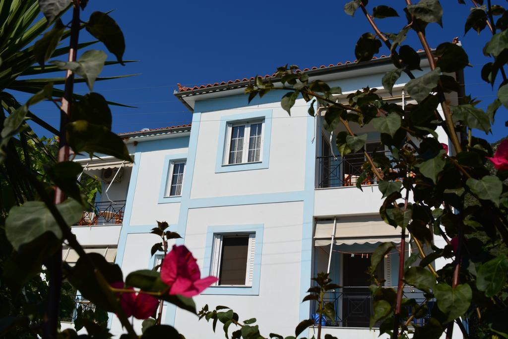 Troumpas Family Rooms & Apartments Λεωνίδιο Εξωτερικό φωτογραφία