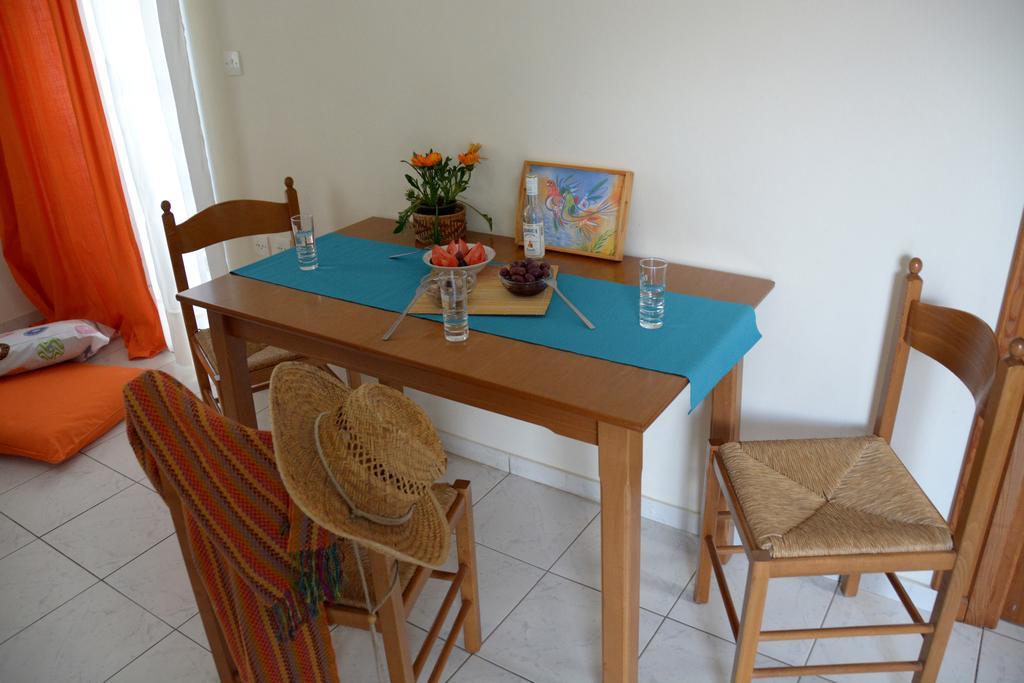 Troumpas Family Rooms & Apartments Λεωνίδιο Εξωτερικό φωτογραφία